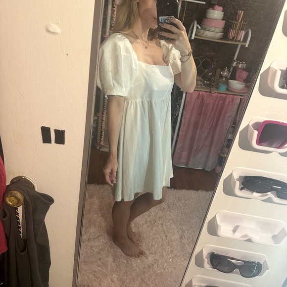 NWOT Alice + Olivia white dress - Picture 3 of 7